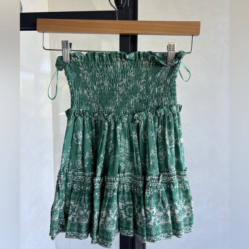 NWT Isabelle’s Cabinet Green Floral Mini Skirt